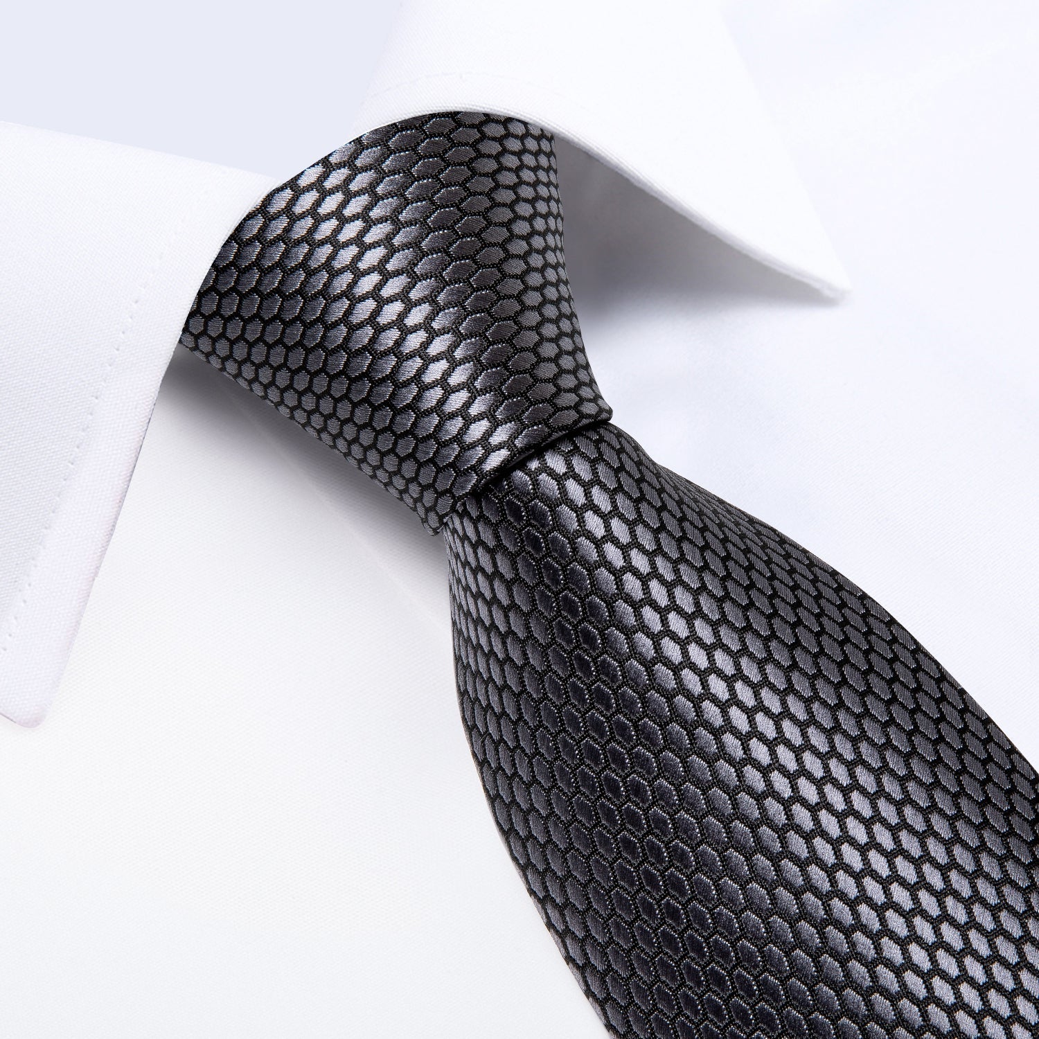GentCrest Grey Geometric Tie Hanky Cufflinks Set - Image 6