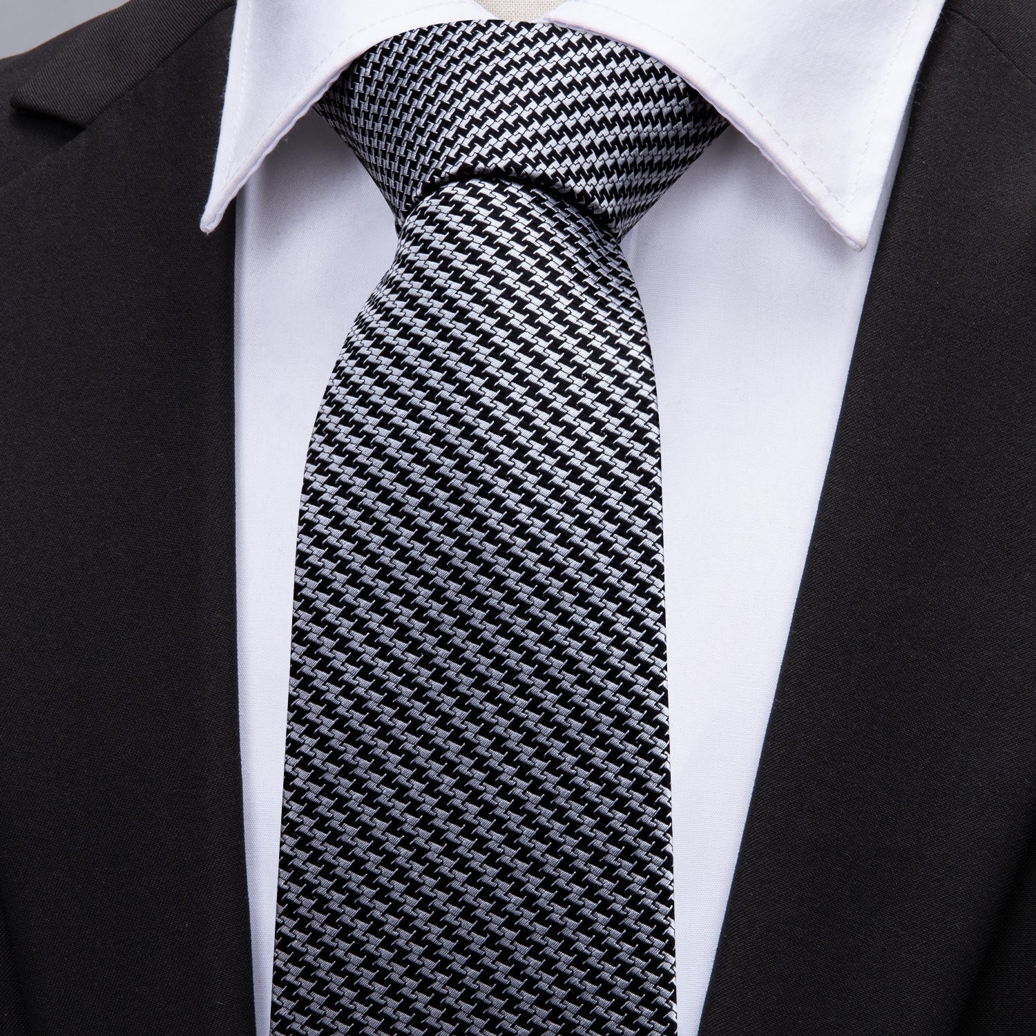 GentCrest Black Plaid Tie Hanky Cufflinks Set - Image 9