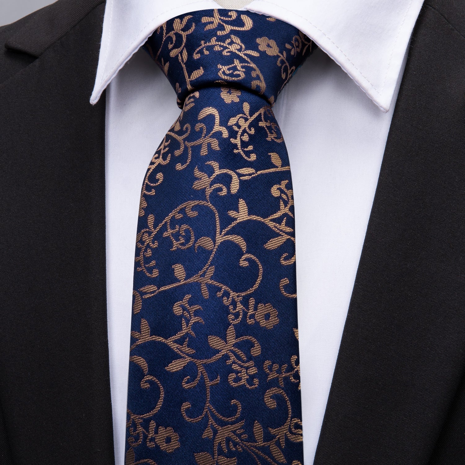 GentCrest Blue Floral Tie Hanky Cufflinks Set - Image 2