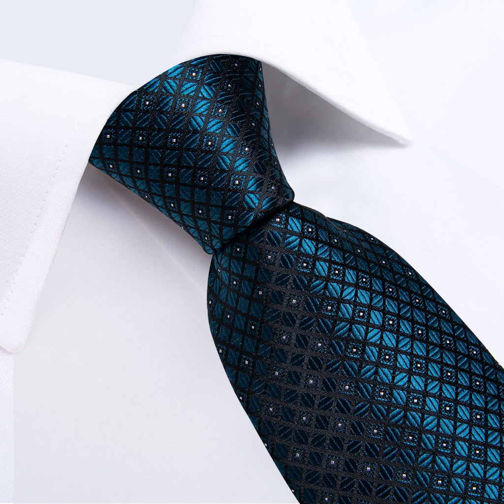 GentCrest Classic Plaid Tie Hanky Cufflinks Set - Image 3