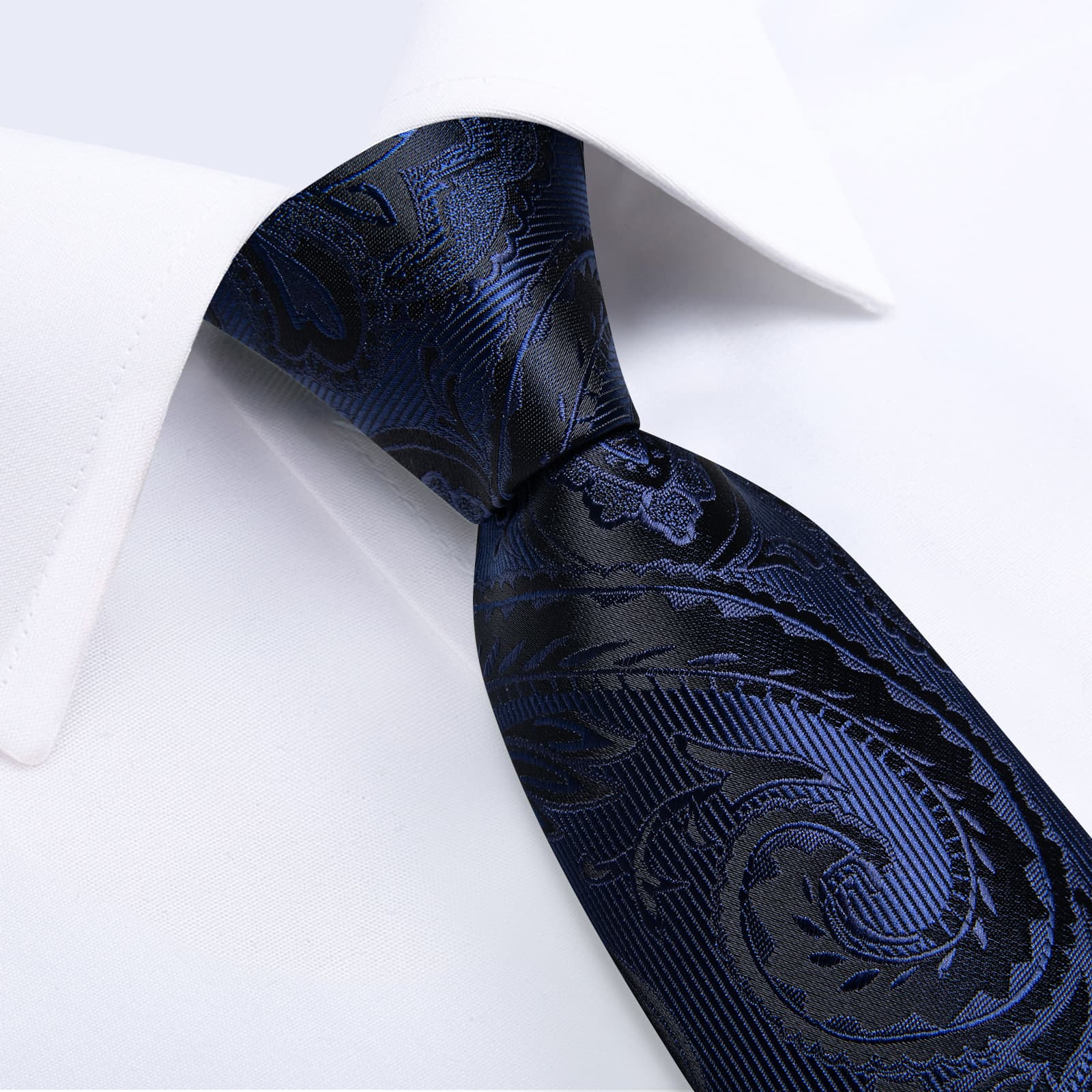 GentCrest Blue Paisley Tie Hanky Cufflinks Set - Image 3