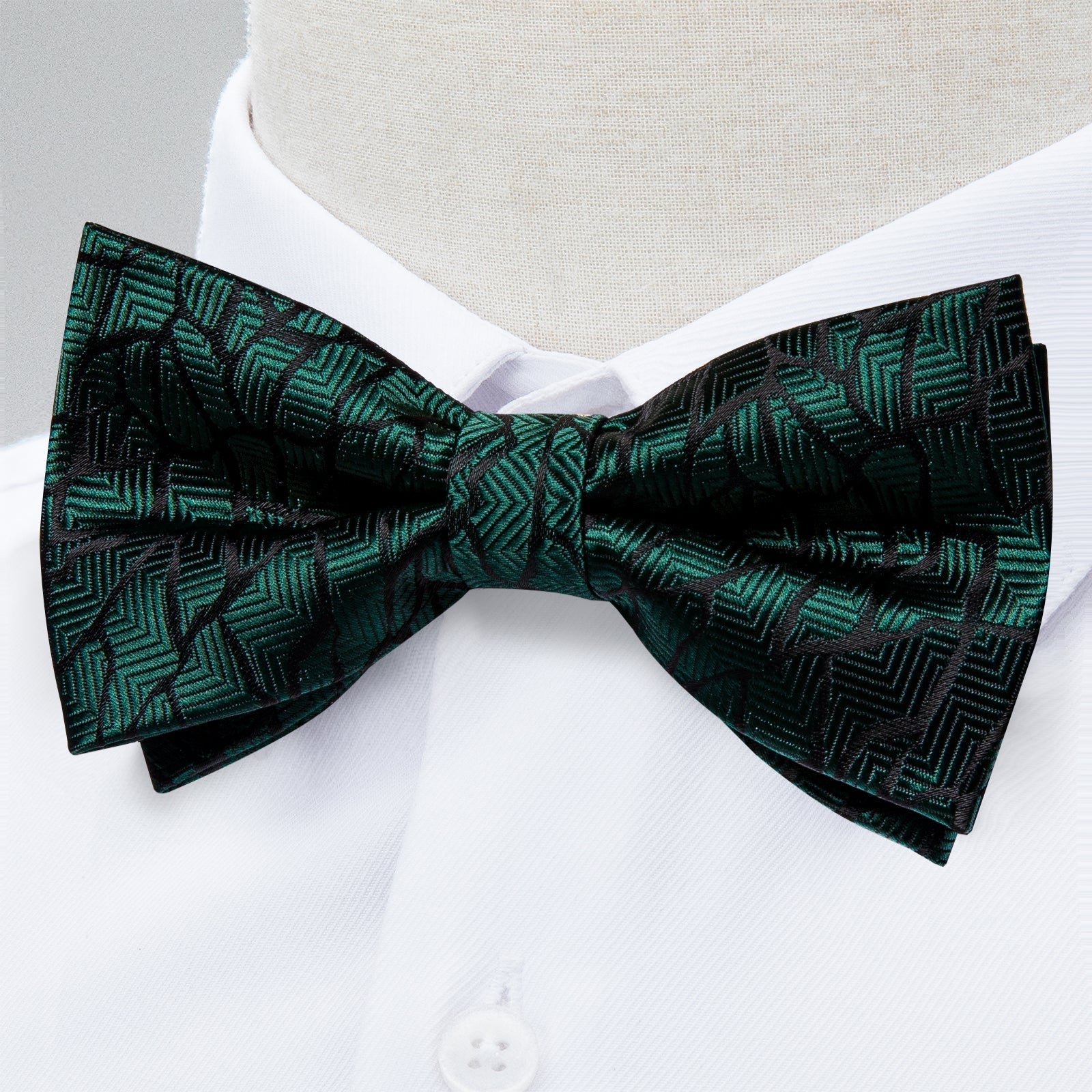 GentCrest Black Striped Bowtie Set - Image 2