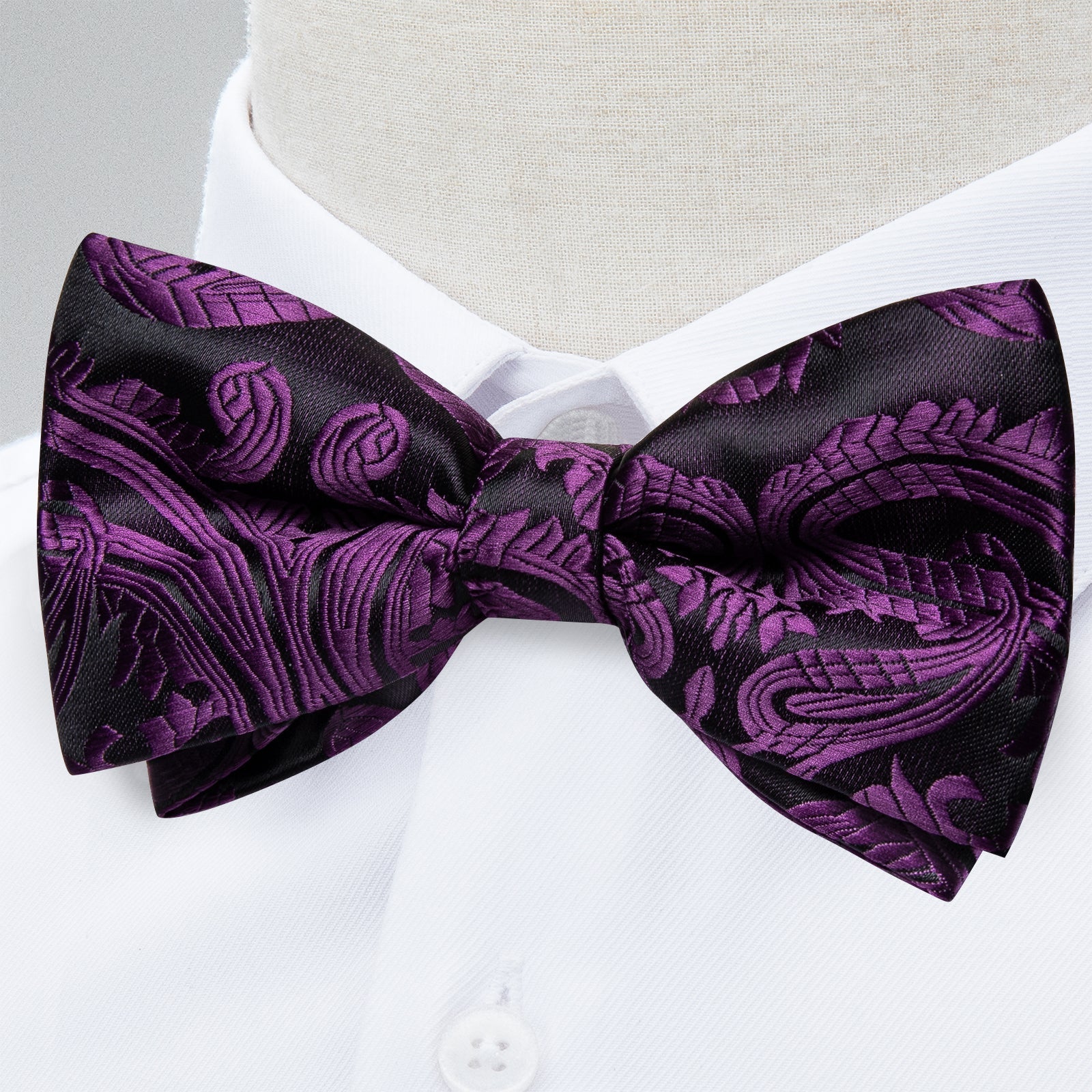 GentCrest Black Paisley Bowtie Set - Image 2