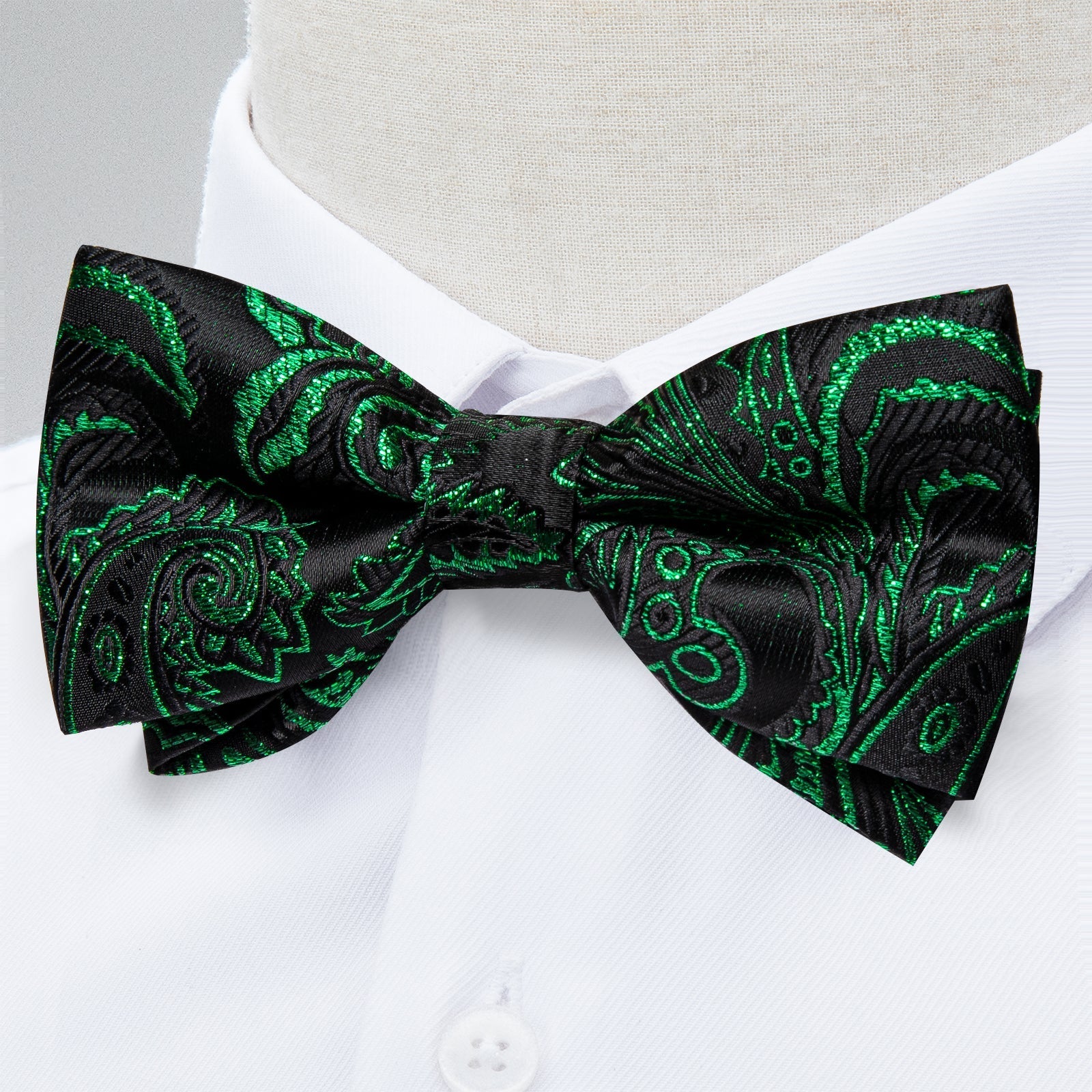 GentCrest Black Paisley Bowtie Set - Image 3