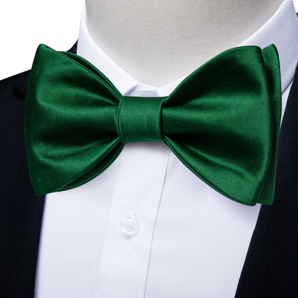 GentCrest Green Solid Bowtie Set - Image 1