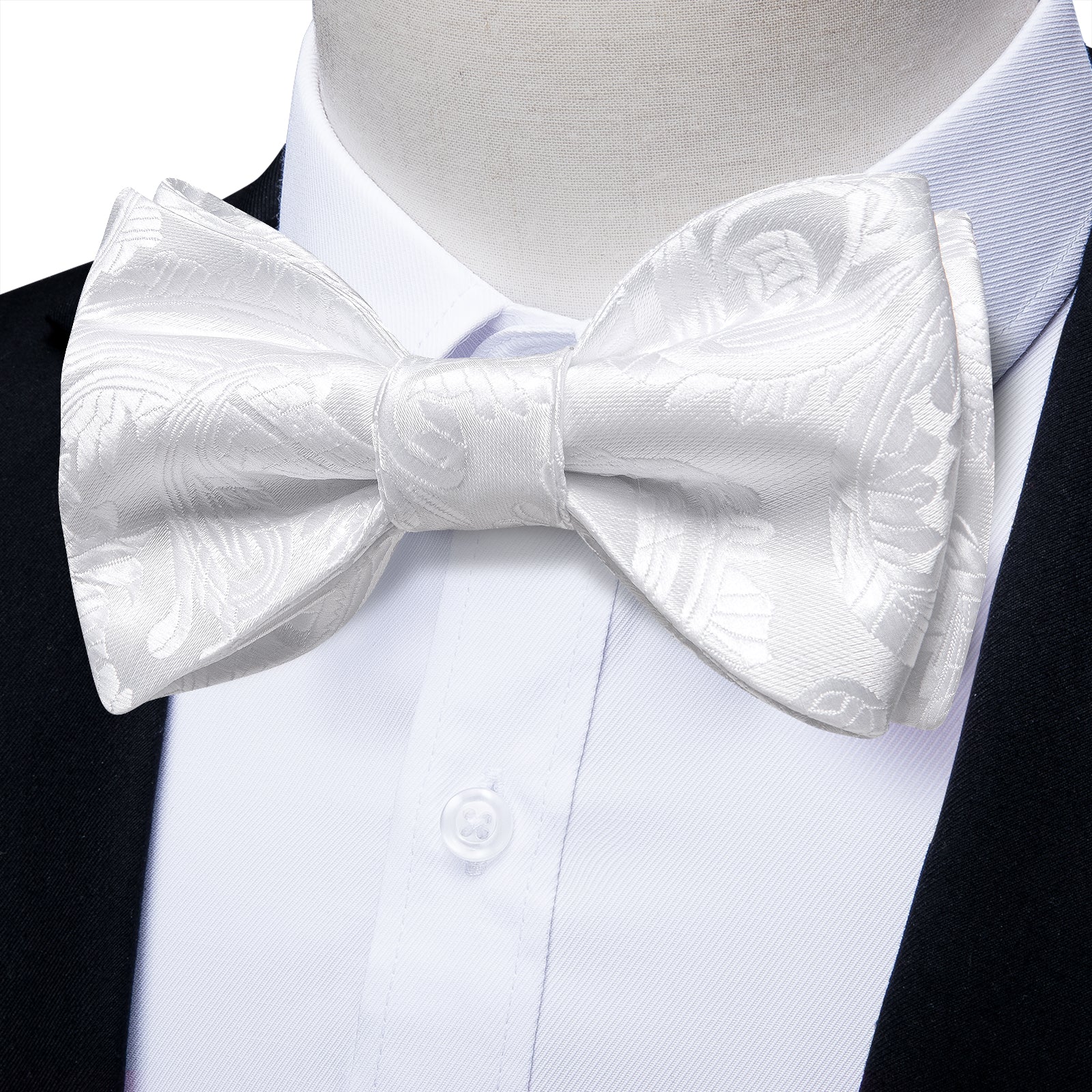 GentCrest White Paisley Bowtie Set - Image 1