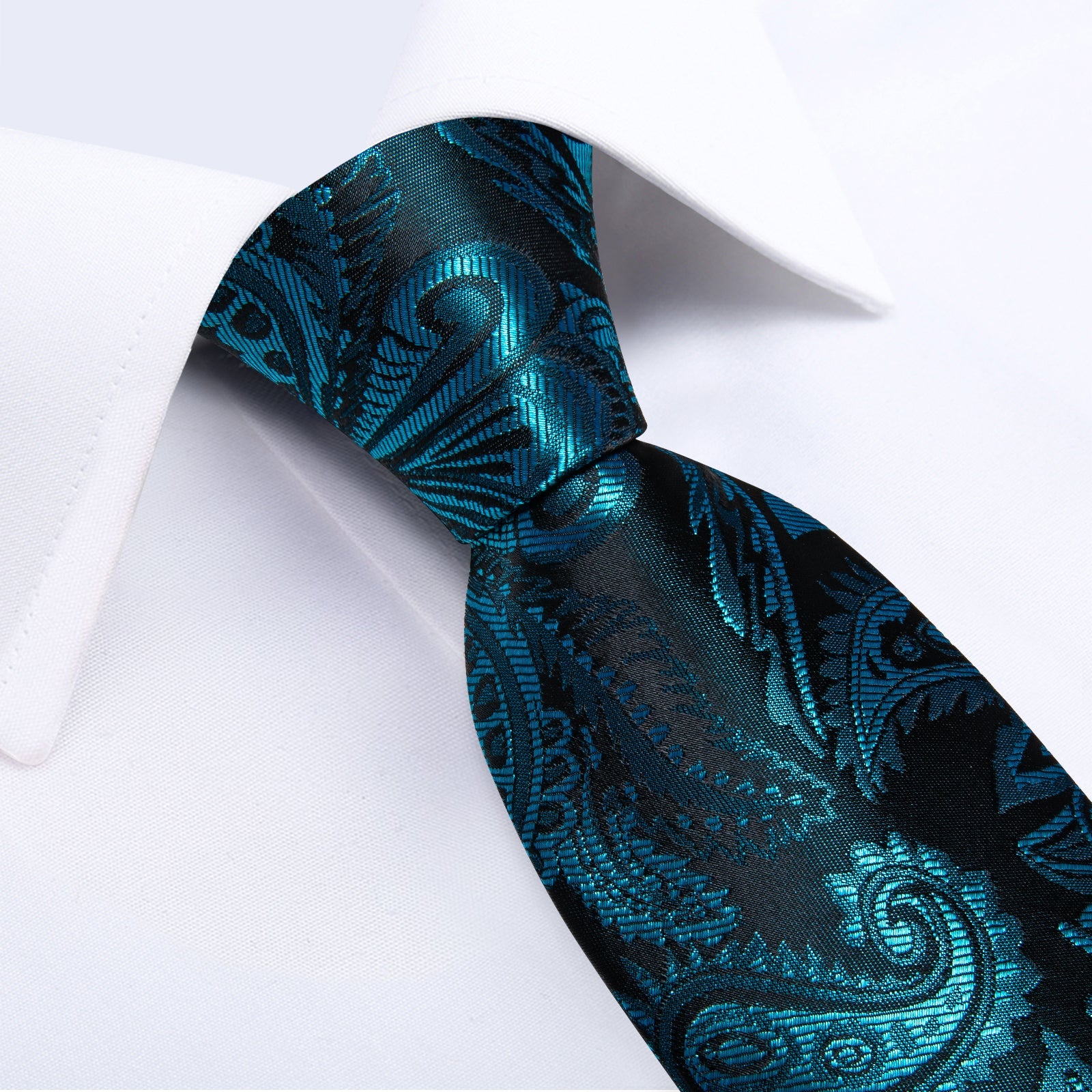 GentCrest Blue Paisley Tie Hanky Cufflinks Set - Image 4